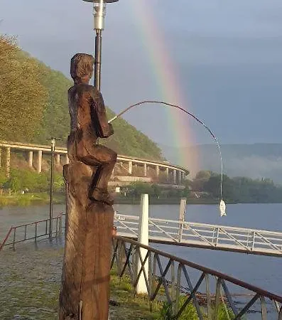 Am Geysirzentrum Andernach
